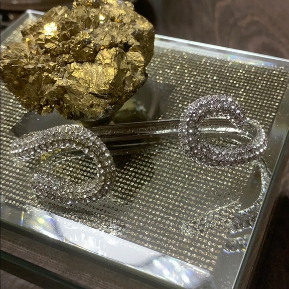 Rhinestone Inlaid Hand Palm Bracelet - Picture 7 of 8